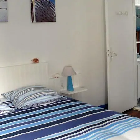 فندق مبيت وإفطار Les Volets Bleus