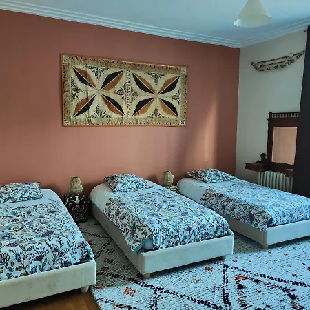 فندق مبيت وإفطار Les Volets Bleus