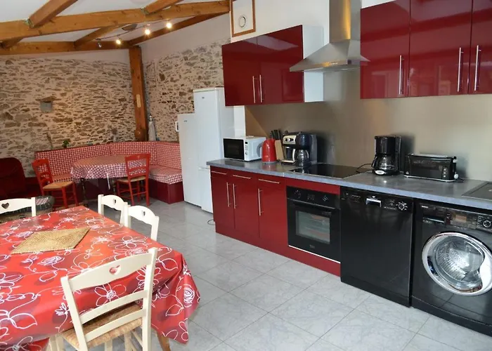 Les Volets Bleus B&B *