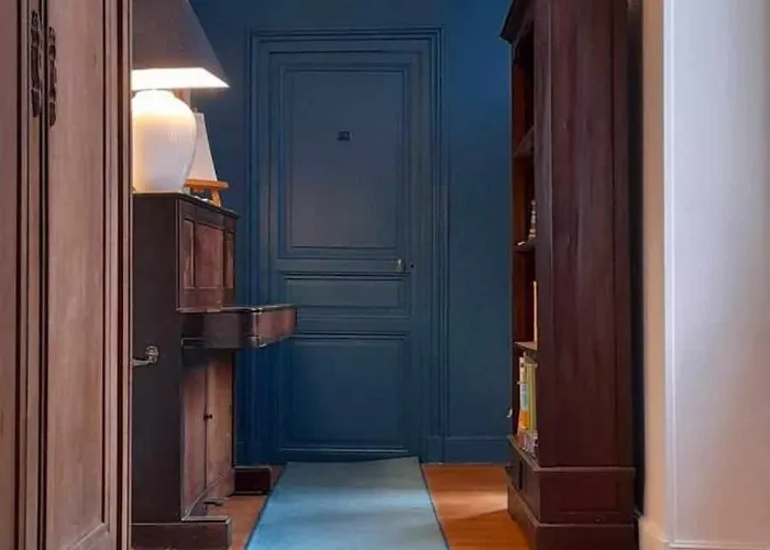 Les Volets Bleus B&B *