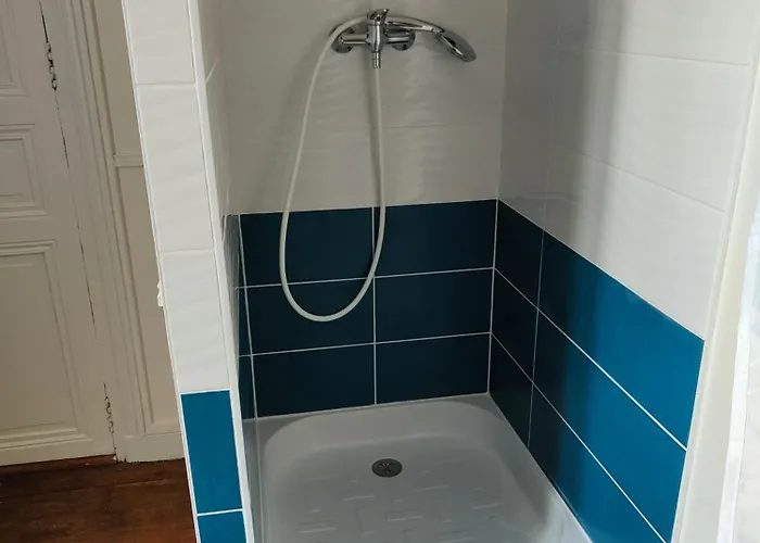 Les Volets Bleus B&B *