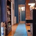 B&B Les Volets Bleus 포르닉