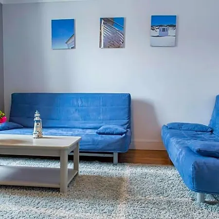 Les Volets Bleus Bed & Breakfast