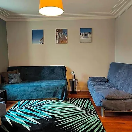Les Volets Bleus Bed & Breakfast