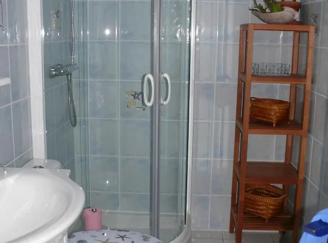 Les Volets Bleus Couette-café *