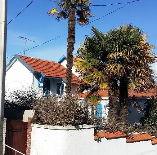 Les Volets Bleus * Pornic